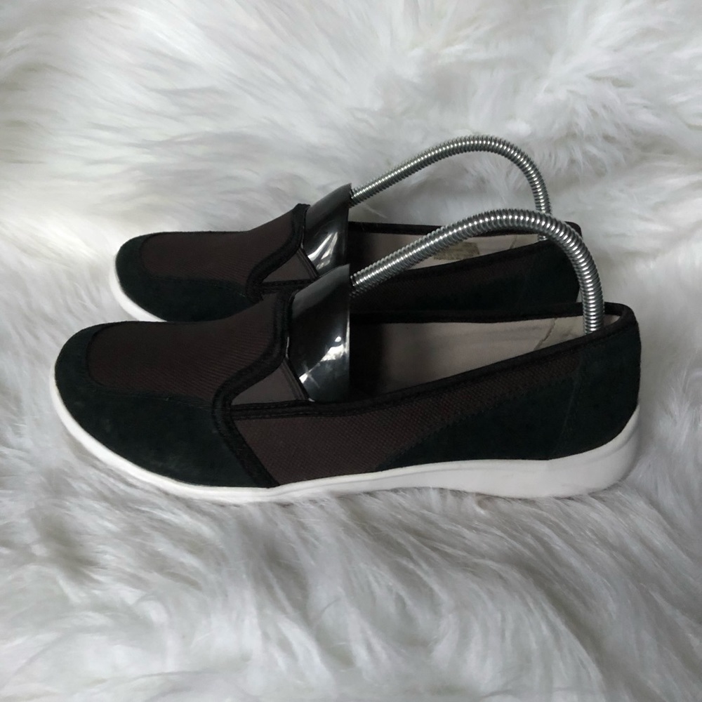 Clarks Collection Shoes Women’s Size‎ 9.5M Black Slip On Flats